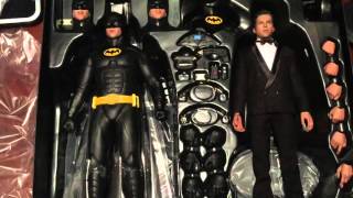 Batman Returns Hot Toys 2 pack First Look [upl. by Minta]