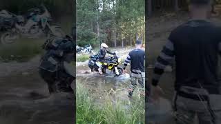 Ruta transiberica cruzando río con la Husqvarna 901 [upl. by Atnohsal]