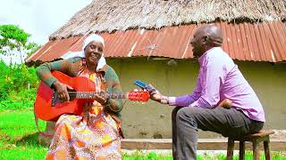 Mama mwenye anajua kucheza guitar with Olchore Araap Chepkulei [upl. by Siahc]