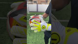 ⚡️ 𝗙𝗘𝗘𝗟 𝗧𝗛𝗘 𝗘𝗫𝗖𝗘𝗟𝗟𝗘𝗡𝗖𝗘 🧤Ares 20 Neon🔝  futbol football soccer n1 gk goal [upl. by Lalat]