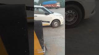 U turun ka best trick  footpath sai half kross kro fir full right turn karo car straight rhai [upl. by Ahsinyt]