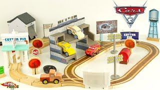 Disney Cars 3 Circuit en Bois de Thomasville McQueen Cruz Smokey Jouets Kidkraft Youtube Kids Enfant [upl. by Erotavlas]