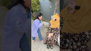 SEMUA YANG DISUNTIK RAISHA DIKASIH ROTI shorts [upl. by Dulcine]