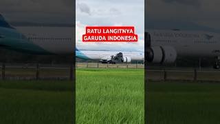 Ratu Langit Garuda Indonesia Boeing 777300 ER pesawat aircraft aviation shorts [upl. by Hey]