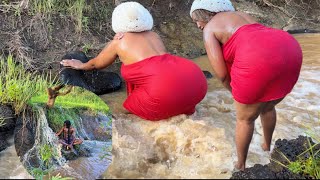 African🇰🇪 village life bathing in the river raw and uncutvillagelife [upl. by Intihw445]