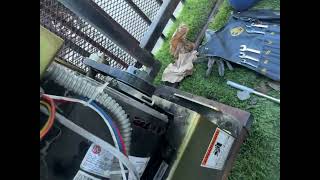 20241127 automatic gate opener EAGLE 1 will not close 3 removing motor [upl. by Legra]