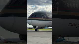 ROYAL JORDANIAN 787 close up shot makeitviral b787 787upclose royaljordanian [upl. by Medovich277]