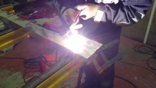 WELDING TIG STAINLESS STEEL SOLDADURA CON TIG EN ACERO INOXIDABLE EN UN TALLER EN BARCELONA ACDC [upl. by Econah]