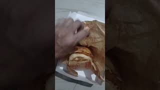 egg twisted burger with melted cheese patty biggies burger [upl. by Timothee372]