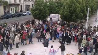 Manifestation à Bordeaux parvis des droits de lhomme pour libérer Nicolas de la Manif pour tous [upl. by Yenduhc]