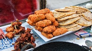 Best SRINAGAR Food Tour  Street Food Wazwan Bakery Kashmiri Tujj Walnut Fudge amp More [upl. by Annah]