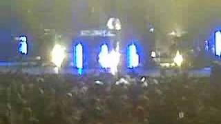 Akon stops fight and kicks out a guy from his concert [upl. by Nikkie266]