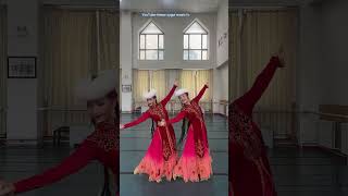 Dancers jemileaynur uyghurdance dance singer uyghurmusic singer dancer love lovesong [upl. by Cerveny]