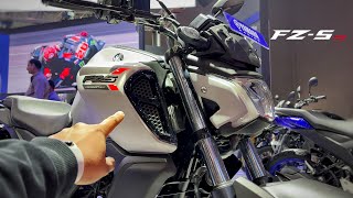 All New 2024 Yamaha FZs V4 Matt White Colour  2 New Colours  Detailed Walkaround [upl. by Fablan589]