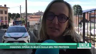 Oggiono operai in bilico sulla gru per protesta [upl. by Grishilda]