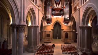 Tournage au drone à lintérieur de la Cathédrale de Lausanne [upl. by Anailli]