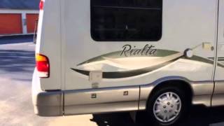 2002 Winnebago Rialta 22QD Extra clean condition [upl. by Eilsehc]