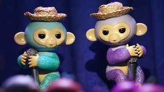 The Fingerlings Show  The Glitter Fingerlings Are Very Funny  Fingerlings Toy Play [upl. by Ruddie462]