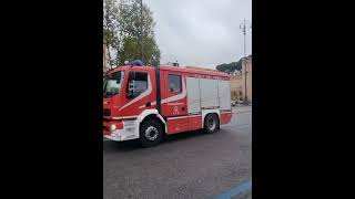 VigilidelFuoco in sirena firefighters emergency responding [upl. by Noyad]