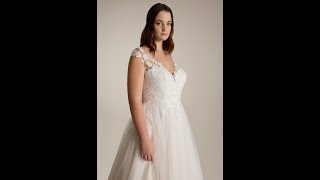 Edles Curvy Brautkleid von Ladybird mit raffinierter Rückenschnürung bridetobe [upl. by Wrand]