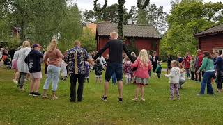 Dans kring midsommarstången i Fellingsbro 2018 [upl. by Solange]