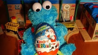 Cookie Monster Count n Crunch  With Thomas the Train and GIANT Christmas Kinder Egg Surprise [upl. by Fabrin55]