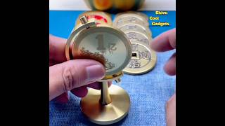 gold spinning coin ll rolling gold coin ytshorts viralshort amazing [upl. by Boehmer]