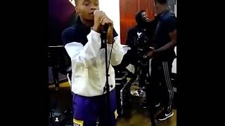 Crayon  so fine live performance with oxygen band [upl. by Alurd]