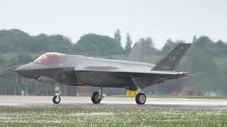 RAF Lakenheath Multiple F35s arrive on runway 06 [upl. by Noiroc]