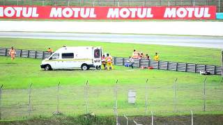 Fatal Simoncelli jatuh saat dievakuasi oleh Medis sepang [upl. by Nageam]