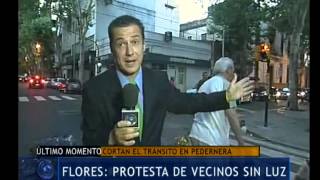 Protesta de vecinos sin luzTelefe Noticias [upl. by Anividul474]