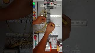 Arranque directo de un motor trifásico con temporizador Multifuncional COEL TW21 [upl. by Amorete156]