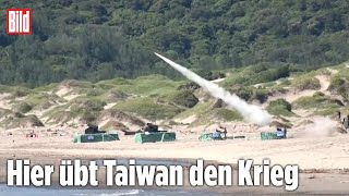 Raketenfeuer und Panzersperren Taiwan testet militärische Waffen am Strand [upl. by Kcyred980]