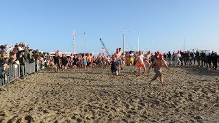 Nieuwjaarsduik 2019 [upl. by Adahsar925]