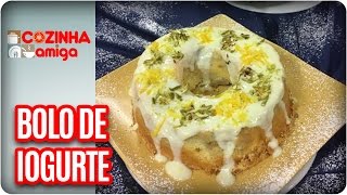 Bolo de iogurte com frutas  Chef Dalva Zanforlin  Cozinha Amiga 270417 [upl. by Nims]