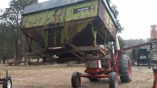 One of the best INVESTMENTS for the farm to date Farmhand F358 quick attach loader [upl. by Marsden]