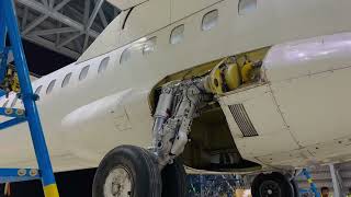 The landing gear retractionextension in ATR 72600 aircraft landinggear system usa india [upl. by Sueahccaz]