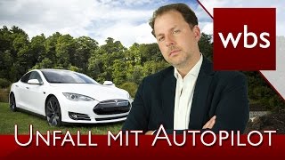 Autopilot – Tesla verursacht Unfall  Rechtsanwalt Christian Solmecke [upl. by Yarw]