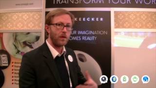 CES2014  Lordinateurprojecteur mobile de Keecker  DOMADOO [upl. by Tyler]