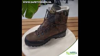 Safetyshoes  Chainsaw boots  workshoes  Cinematic chainsaw safetyshoes safetyequipment [upl. by Rouvin661]