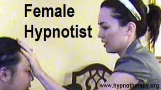 Hypnosis Female Stage Hypnotist Elena Beloff Instant induction demonstration 美女催眠師 [upl. by Arahs]