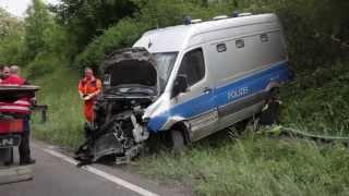 Gefangenentransporter überschlägt sich auf A60 [upl. by Eceinal]