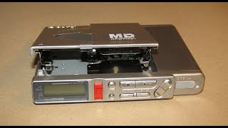 Sony MZR37 Portable Minidisc PlayerRecorder  1999 [upl. by Nywroc]