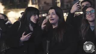 Laura Pausini  Caja  Scatola Fans reaction [upl. by Cynarra]