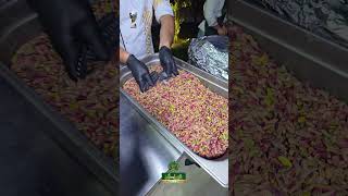 بوظة دَق بالقشطة والفستق من حلويات السلطان  Al Sultan Sweets 🥇🏆👑 [upl. by Savill]