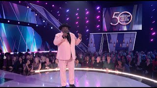 Cedric the Entertainer Kicks Off the AMAs  AMAs 50th Anniversary Special [upl. by Soph]