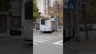 Autobuzul Otokar C12 6530 cu ditai reclama intrând în stația “Heliade între VII” pe linia 143 [upl. by Yemiaj]