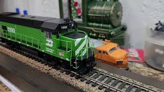 Walthers Mainline EMD GP15 Burlington Northern DCCSOUND BENCH TEST [upl. by Talie168]