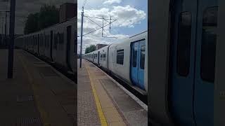 Knebworth Railway Station Train [upl. by Alvinia]