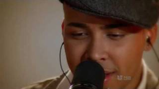 InStudio con Prince Royce Rock the pants [upl. by Fiorenze]